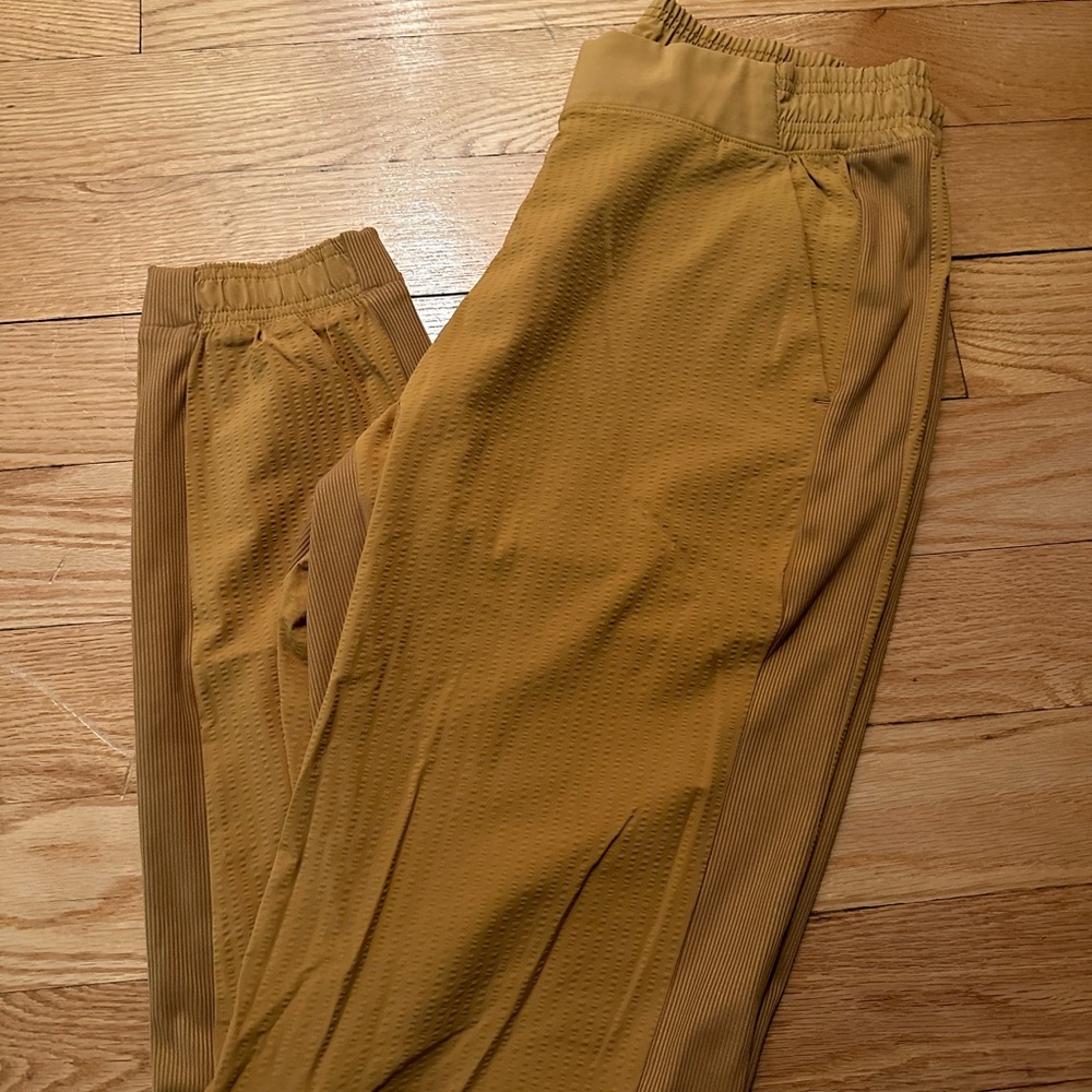Athleta Textured Brooklyn Jogger